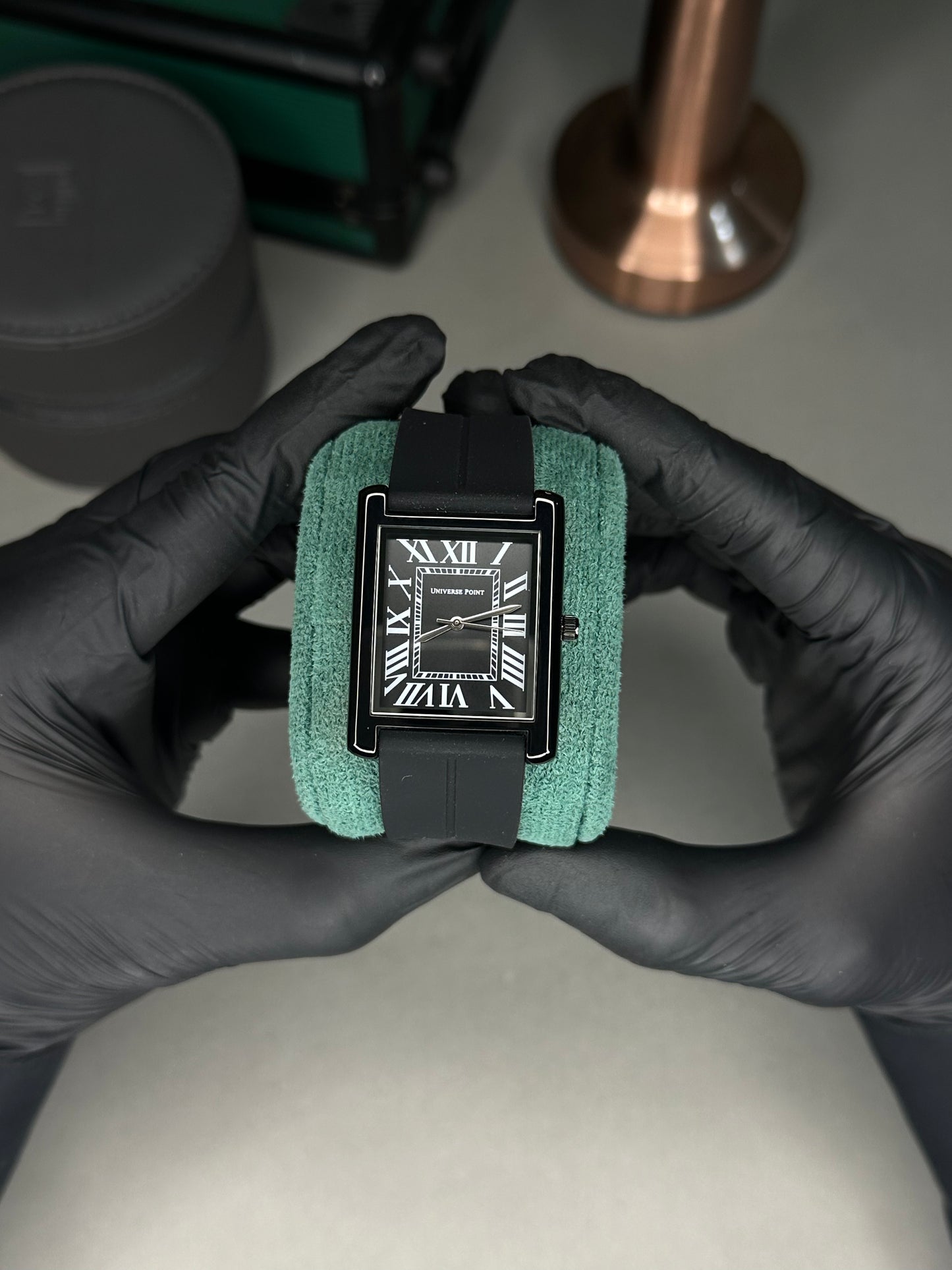 UNIVERSE POINT TANK BLACK