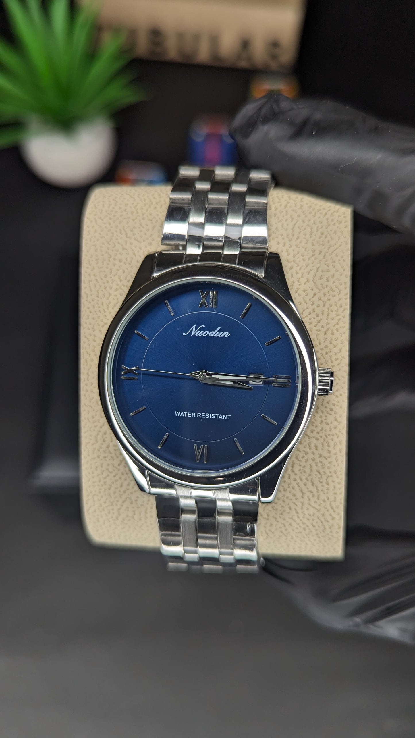 DECENT MALE WATCH