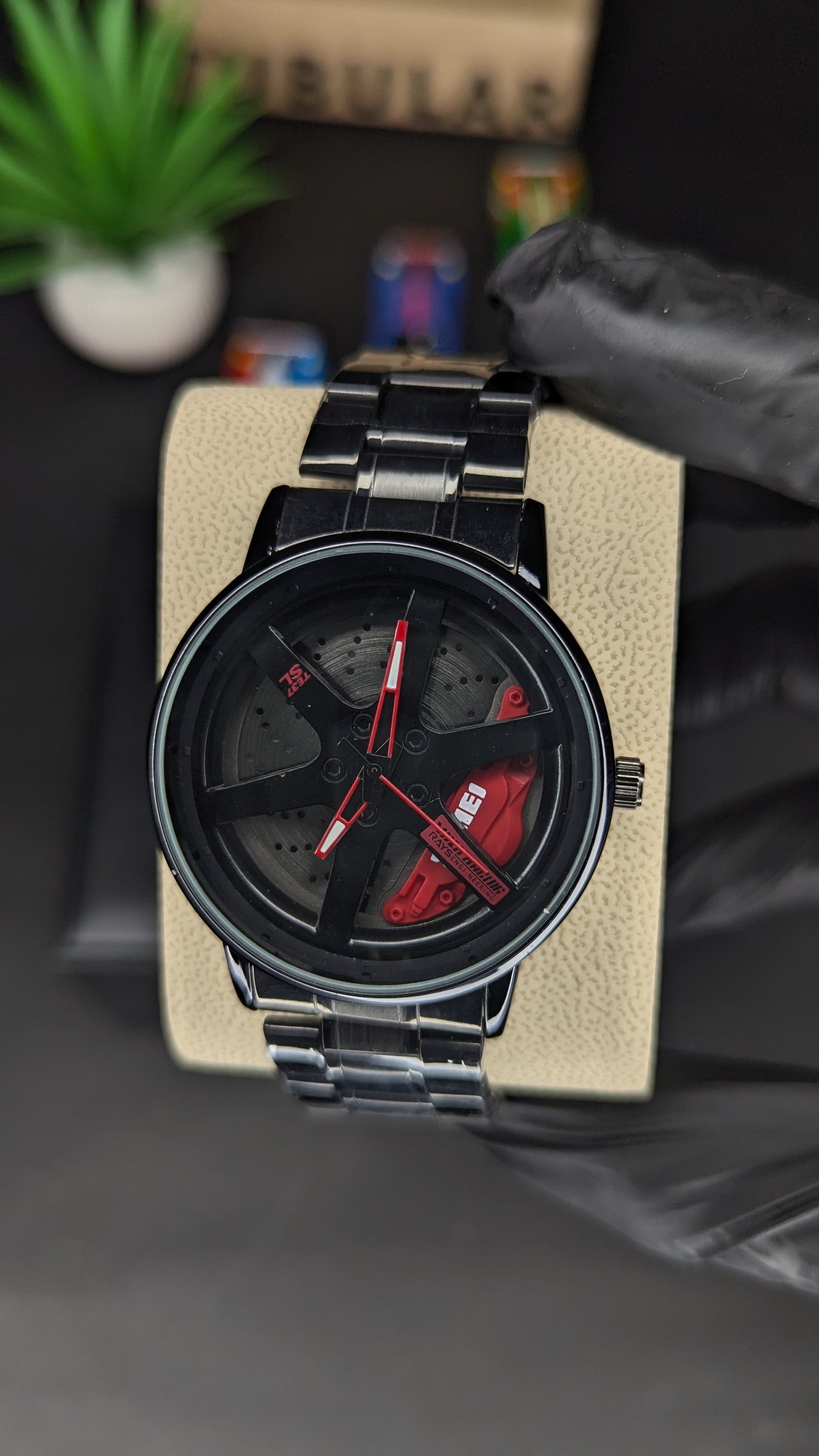 SPINNING WHEEL RED