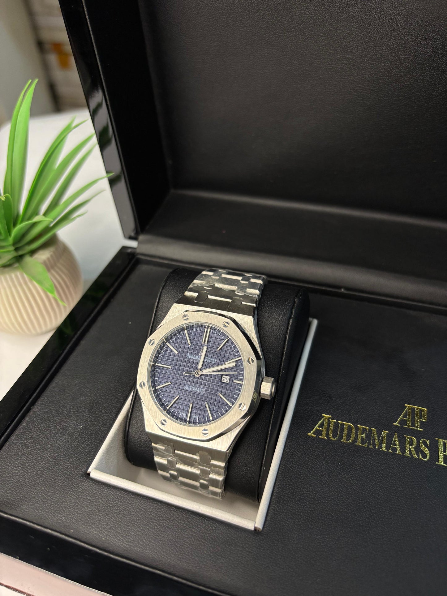 AP BLUE QUARTZ